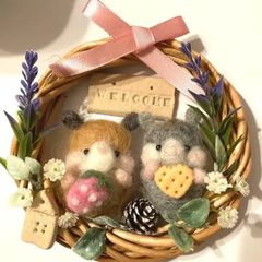 ハンドメイド　羊毛フェルト柴犬　家族　森ブランコ　リース 2025年最新柴犬羊毛フェルトの人気アイテム - メルカリ