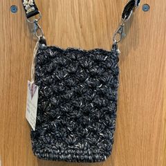☆ハンドメイド☆スマホポシェット☆編み物☆ブラック系ホワイトデープレゼント