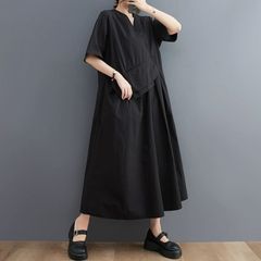 モード系   モノトーン　プリーツ加工　ソリッド　 Vネック　 黒シャツワンピース　ハーフスリーブ　 ロングデザイン　シャツワンピース　個性派