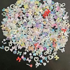 【人気商品】キャンディ 可愛い ハート 大きめ リボン レジン 蝶 ジュエリーパーツ 花 ネイルアート クマ ハンドメイド 立体 デコパーツ 3D DIY 約500個セット ケース付き オーロラ ランダム形 ネイルパーツ (オーロラ)