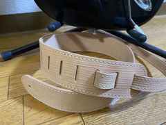 革ギターストラップ　超希少！！！本ヌメ革木目型押し　日本製