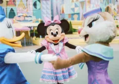 【中古】キャラカード デイジー＆ミニー＆クラリス(手をつなぐ) 写真 「イマジニング・ザ・マジック“10イヤーズ・オブ・ドリームス＆マジック” 第2弾」 東京ディズニーリゾート限定