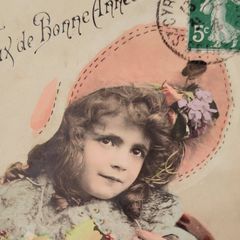 花々に囲まれたボンネットの少女 フランス ヴィンテージ ポスト