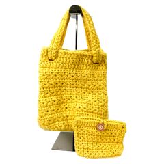 ＊ハンドメイド＊　 黄色　ニットのバック　ポーチ 　セット　手編み　冬アイテム　小物入れ　かばん　カバン　ポシェット　ハンドバッグ　 イエロー　毛糸　フォロー割 E495