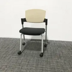 美品✴︎2脚セット✴︎コクヨ スタッキングチェア 木製 スチール レザー 合皮 イス 美品✴︎2脚セット✴︎コクヨ スタッキングチェア 木製 スチール