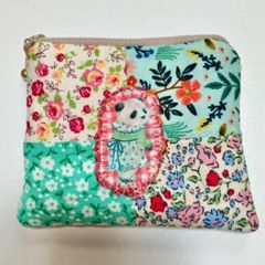 ハンドメイド　パッチdeポーチ　ミニ　おめかしパンダさん　パッチワーク　ポーチ　ミニポーチ　フラットポーチ　パンダ　花柄