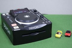 DENONシンプル・コンパクト DJ用CDプレーヤーDN-S700