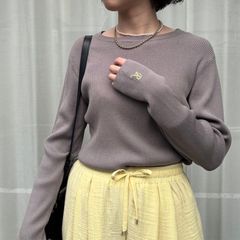 ワンポイント刺繍RIBニット  ROSIEE ロージー RO81249 rosiee レディース トップス ニット シンプル スリム フリーサイズ 白 ホワイト オフホワイト グレー ブラック ROSIEE トップス rosiee ニット 新品 正規品