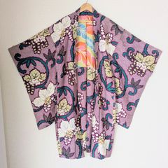 Japanese Vintage Haori Long Purple Arabesque pattern Silk Kimono Jacket Old-ⅽloth 長羽織 羽織 正絹 縮緬 鹿の子柄 桐唐草 古布 時代布 一点物 大正浪漫 和洋折衷