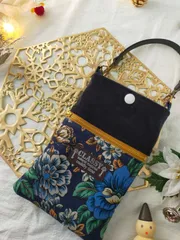 一点限定！　コーデュロイ×ネイビーフラワーのスマホショルダー　 ハンドメイド　北欧　スマホポーチ　スマホケース　冬素材　ネイビー　2WAY iPhone　android　クリスマスプレゼント