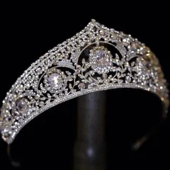 新入荷シルバーティアラ  ウェディング 髪飾り ヘアアクセサリー結婚式 7/13