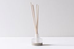 ディフューザー　高級デザイン　おしゃれ　かわいい　贈答品　ディスプレイ　アクリル＋人工大理石　fungus plash(ファンガス　プラッシュ）　スタイリッシュ