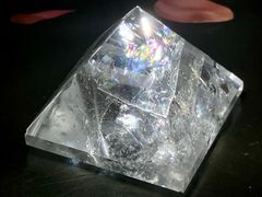 大宇宙との融合✨　レインボー　ピラミッド　神聖幾何学　クリスタル　水晶
