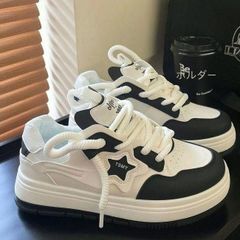 【新品未使用】23㎝ スニーカー　厚底　韓国　黒　白　ブラック　ホワイト