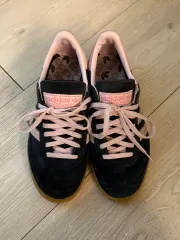 adidas(アディダス) スペツィアル ハンドボール ブラックピンク スニーカー