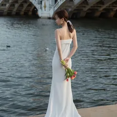 新しい未使用 ウェディングドレス サスペンダー サテン 旅撮り シンプル 新作 花嫁 スリム スリム ドレスのサムネイル