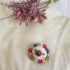 刺繍ブローチ 羊毛フェルトブローチ くま ハンドメイド