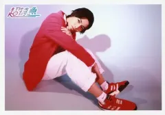 【中古】生写真(男性) 超特急/タカシ(松尾太陽)/横型・全身・座り・衣装白・赤・帽子・左手肩・首かしげ・体右向き・背景紫/「BULLET TRAIN Arena Tour 2018 GOLDEN EPOCH」大阪12/26公演限定 生写真セット第63弾