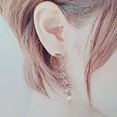 揺れる　ハンドメイド　小花のフープイヤリング　no.432