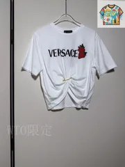 【今日WTO】VERSACE Strawberry Print Logo Pin-Embellished Crop T-Shirt（ヴェルサーチ 苺プリントロゴピン装飾クロップ T シャツ）-AF32