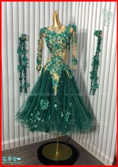 立体刺繍の花が豪華なスタンダードドレス 立体刺繍の花が豪華なスタンダードドレス - メルカリ