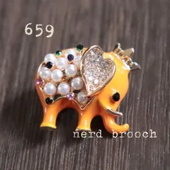 パールのゾウさんブローチ　カジュアル ハート かわいい 動物 キラキラ 生き物 アニマル コサージュ 新品未使用 NerD