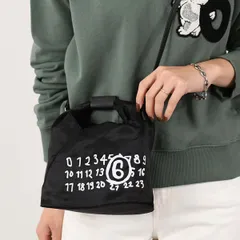 MM6 MAISON MARGIELA エムエムシックス メゾン マルジェラ バッグ ショルダーバッグ Japanese ジャパニーズ クロスボディバッグ SB6WD0026 P7184 レディース ユニセックス ブラック ナンバリングロゴ