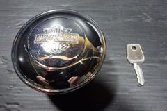 タンクキャップ ハーレー 純正 フューエル 燃料 ガソリン ダイナ ソフテイル ツーリング スポーツスター #R20250728