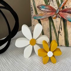 オブジェ 置物 オーナメント フラワー 花 デイジー 2個セット 木製 ガーデニング 庭 装飾 インテリア 造園 DIY ミニチュア 可愛い 室内 屋内 インテリア雑貨 玄関 リビング ダイニング インテリア小物 棚装飾