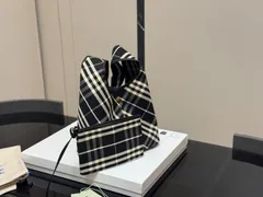 【今日特価】Burberry HOBO バケットバッグ サイズ 26×22cm カラーバリエーション豊富 送料無料 今の在庫はセール価格！