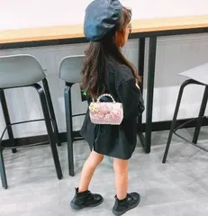 ミニ ショルダーバッグ キルティング 少女 ガール 女の子バック 斜めがけバッグ パール 斜め掛けバッグ 肩がけバック 肩掛けバック 2way 斜めがけ 斜め掛け 肩がけ 肩掛け 手持ち スクエア型 四角 かわいい きれいめ シンプル カジュアル キュート お