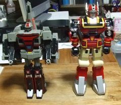 S1258【BANDAI 完成品 使用済】バンダイ クロノスの大逆襲 マシンロボ＋時空戦士スピルバン 超時空戦闘母艦 DX グランナスカの2体セット☆T