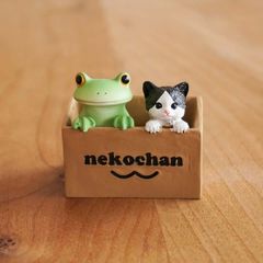 お急ぎ便でお届け Copeau コポー カエル コポー 新作 ダイカイ コポー カエル 人気 カエル の コポー 置物 ねこ ハチワレ 猫 ハチワレ猫 段ボール ダンボール かわいい 玄関 インテリア 雑貨 かえる