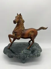 鉄製　金属製　馬の置物　全長約40センチ 馬の置物 オブジェ 鉄製 金属工芸 インテリア 風水の通販 by