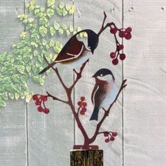 ガーデニング雑貨 ガーデンオブジェ 園芸用品 オーナメント 置物 ガーデン彫刻 小鳥 鳥 雀 木の実 おしゃれ 可愛い レトロ 鉄製 アイアン 庭飾り 屋外 インテリア 鉢 プランター 花 フラワー 緑 グリーン カラフル 素敵 綺麗 新品未使用 送料無料