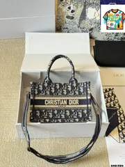【今日WTO】Dior ディオール ミニブックトートバッグ オブリークプリントと調節可能なショルダーストラップが特徴-WTO輸入2-WTO輸入5-WHV32