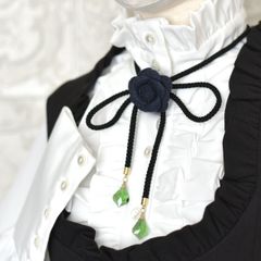 ループタイ【薔薇の誘い/濃紺】◆ハンドメイド ユニセックス メンズ 十字架 格好良い ゴシック レトロ 洋風 スチパン 新品 紐ループ ネックレス ワンポイント ゴールド