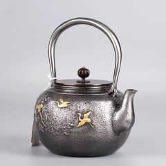 極美品 ★南部鉄器 1400ML大容量 鉄瓶 コーティングなし 手作り純鉄 やかんを沸かす お茶の道具 提梁壺