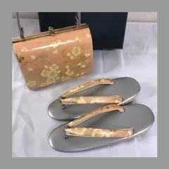 【美品】 草履 バッグ セット ／ Zori Sandals & Handbag Set 桜柄 ゴールド×ペールピンク 振袖 訪問着 留袖 成人式 結婚式 和装小物