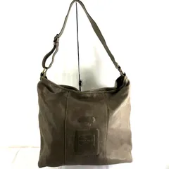イオペレ IO PELLE パピヨネ ショルダーバッグ 大 内ポケット付き ファスナー付き ロゴ型押しデザイン ベージュ 785929のサムネイル