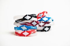 メルカリ価格！　Fose Kift　シリコンブレスレット