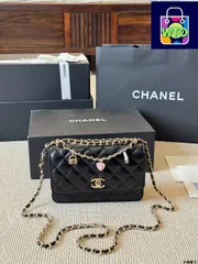 【今日特価】CHANEL 25P ハートペンダント付き WOC チェーンバッグ 送料無料！在庫限定のお得な価格です-WTO輸入2
