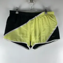 NIKE(ナイキ) ドライフィット 蛍光 黒 トレーニング ショートパンツ M 250829