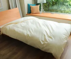 MORE 掛け布団カバー シングル 150x210cm 日本製 綿100% 無地 高密度200本 抗菌防臭加工 8ヶ所紐付き ホテル仕様 (シングル オフホワイト)