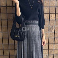 ☆2025春夏入荷☆ PATOU パトゥ AC0540171 Le Biscuit バッグ サテン ワンハンドルバッグ　スモール Les Essentiels 999B ブラック