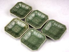 青磁　陽刻唐草　四方皿　菓子器　煎茶器　煎茶道具　白川　三田青磁？懐石料理　5枚 青磁 陽刻唐草 四方皿 菓子器 煎茶器 煎茶道具 白川 三田青磁？懐石