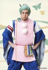 【中古】生写真(男性) 高野洸(膝丸)/膝上・衣装青・ピンク・両手腰・キャラクターショット/「ミュージカル『刀剣乱舞』 髭切膝丸 双騎出陣2020 ～SOGA～」ランダムブロマイド SOGAver.