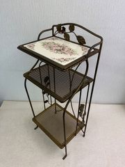 【フォロー割対象出品】金属造花　ヨーロッパ調　アンティーク　アイアンラック　Ｂ