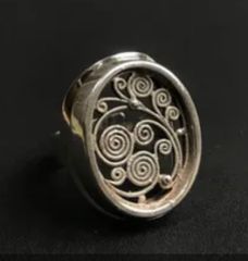 美品　あこや真珠　シルバー刻印　ブローチ お花デザイン 美品 あこや真珠 シルバー刻印 ブローチ お花デザイン パール
