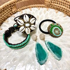 【4点】エスニックグリーンアクセサリーまとめ売りバングルピアス ヘアゴムピアス
